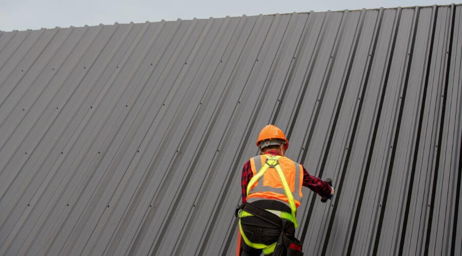 Professional gutter cleaning in Meriden, WY